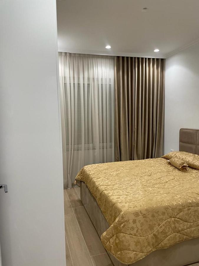 Center Kafe Flora Apartment Tirana