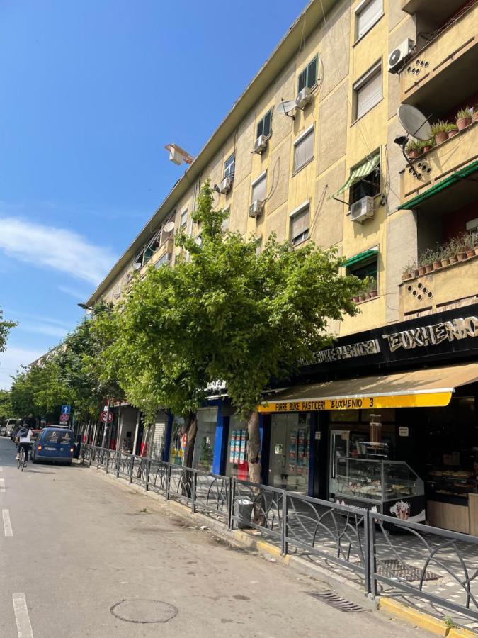 Apartment Center Kafe Flora Tirana